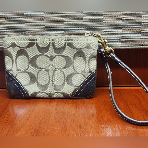Coach Bags Vintage Coach Wristlet Euc Poshmark